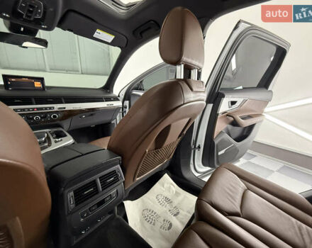 Білий Ауді Ку 7, об'ємом двигуна 2 л та пробігом 135 тис. км за 26999 $, фото 47 на Automoto.ua