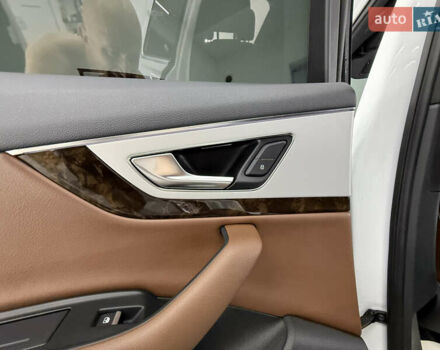 Білий Ауді Ку 7, об'ємом двигуна 2 л та пробігом 135 тис. км за 26999 $, фото 41 на Automoto.ua