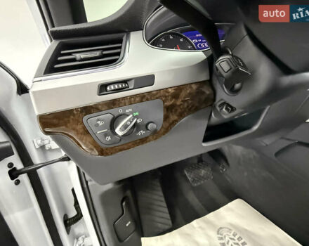 Білий Ауді Ку 7, об'ємом двигуна 2 л та пробігом 135 тис. км за 26999 $, фото 25 на Automoto.ua
