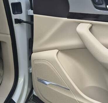 Белый Ауди Ку 7, объемом двигателя 2.97 л и пробегом 120 тыс. км за 51000 $, фото 4 на Automoto.ua