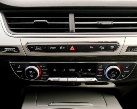 Белый Ауди Ку 7, объемом двигателя 3 л и пробегом 77 тыс. км за 23600 $, фото 14 на Automoto.ua