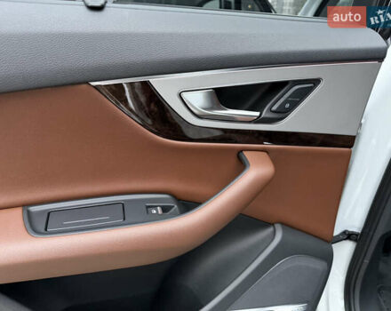 Белый Ауди Ку 7, объемом двигателя 1.98 л и пробегом 166 тыс. км за 30000 $, фото 3 на Automoto.ua