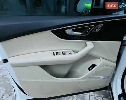 Білий Ауді Ку 7, об'ємом двигуна 3 л та пробігом 210 тис. км за 19999 $, фото 17 на Automoto.ua