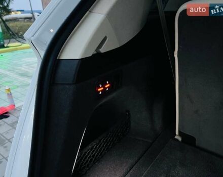 Білий Ауді Ку 7, об'ємом двигуна 3 л та пробігом 210 тис. км за 19999 $, фото 28 на Automoto.ua