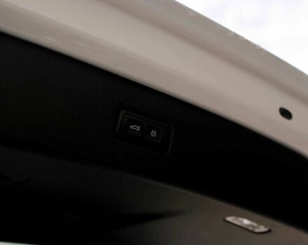 Белый Ауди Ку 7, объемом двигателя 3 л и пробегом 77 тыс. км за 23600 $, фото 19 на Automoto.ua