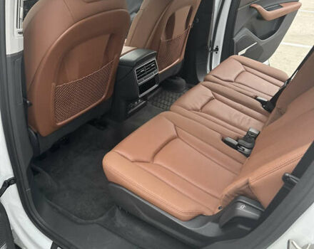 Белый Ауди Ку 7, объемом двигателя 3 л и пробегом 94 тыс. км за 58000 $, фото 7 на Automoto.ua