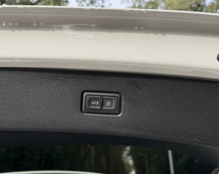 Білий Ауді Ку 7, об'ємом двигуна 3 л та пробігом 50 тис. км за 55900 $, фото 27 на Automoto.ua