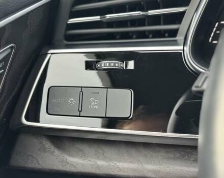 Ауді Ку 7 2021 у Києві на Automoto.ua Білий Ауді Ку 7, об'ємом двигуна 1.98 л та пробігом 84 тис. км за 52000 $, фото 23 на Automoto.ua