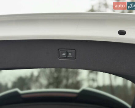 Белый Ауди Ку 7, объемом двигателя 3 л и пробегом 141 тыс. км за 73900 $, фото 44 на Automoto.ua