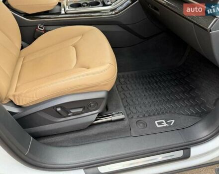 Белый Ауди Ку 7, объемом двигателя 3 л и пробегом 56 тыс. км за 56600 $, фото 35 на Automoto.ua