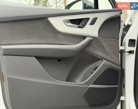 Белый Ауди Ку 7, объемом двигателя 3 л и пробегом 141 тыс. км за 73900 $, фото 23 на Automoto.ua