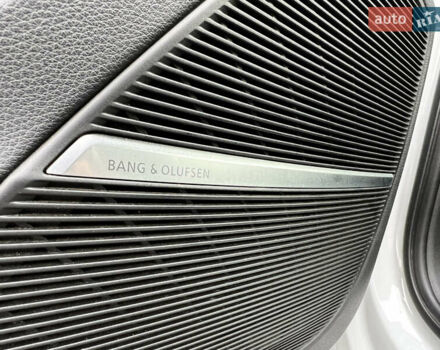 Білий Ауді Ку 7, об'ємом двигуна 3 л та пробігом 117 тис. км за 58200 $, фото 36 на Automoto.ua