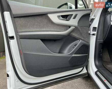 Білий Ауді Ку 7, об'ємом двигуна 3 л та пробігом 117 тис. км за 58200 $, фото 35 на Automoto.ua