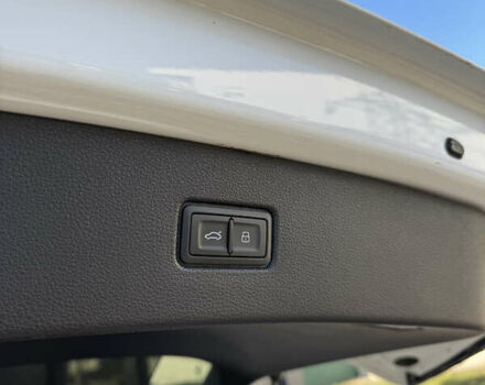 Білий Ауді Ку 7, об'ємом двигуна 3 л та пробігом 66 тис. км за 49800 $, фото 32 на Automoto.ua