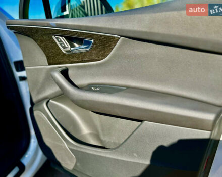 Білий Ауді Ку 7, об'ємом двигуна 1.98 л та пробігом 67 тис. км за 49700 $, фото 14 на Automoto.ua