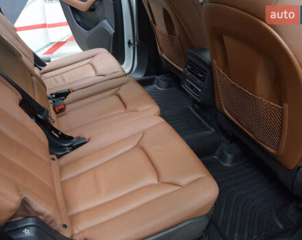 Белый Ауди Ку 7, объемом двигателя 1.98 л и пробегом 50 тыс. км за 59900 $, фото 4 на Automoto.ua