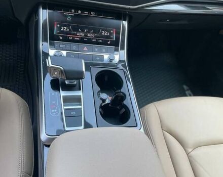 Білий Ауді Ку 7, об'ємом двигуна 1.98 л та пробігом 22 тис. км за 50999 $, фото 9 на Automoto.ua