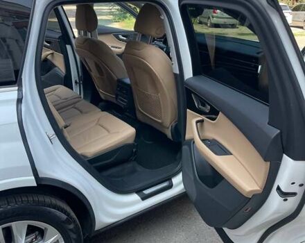 Білий Ауді Ку 7, об'ємом двигуна 1.98 л та пробігом 22 тис. км за 50999 $, фото 12 на Automoto.ua