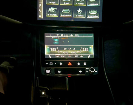 Білий Ауді Ку 7, об'ємом двигуна 2 л та пробігом 67 тис. км за 58000 $, фото 50 на Automoto.ua