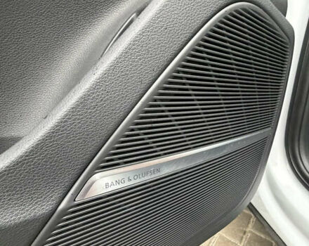 Белый Ауди Ку 7, объемом двигателя 3 л и пробегом 30 тыс. км за 75000 $, фото 22 на Automoto.ua