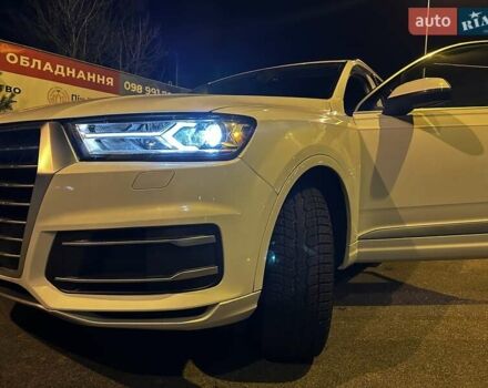 Белый Ауди Ку 7, объемом двигателя 2 л и пробегом 92 тыс. км за 27900 $, фото 1 на Automoto.ua