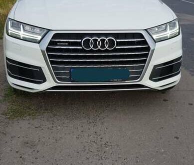 Белый Ауди Ку 7, объемом двигателя 2.97 л и пробегом 174 тыс. км за 42000 $, фото 1 на Automoto.ua