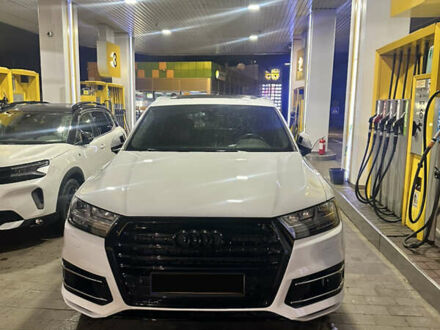 Белый Ауди Ку 7, объемом двигателя 3 л и пробегом 105 тыс. км за 37000 $, фото 1 на Automoto.ua