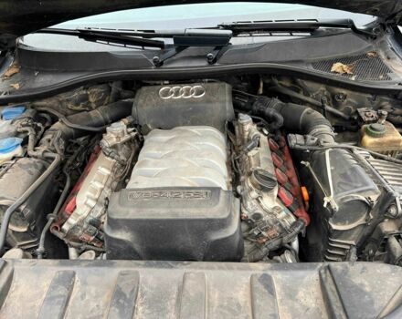 Черный Ауди Ку 7, объемом двигателя 4.2 л и пробегом 290 тыс. км за 11000 $, фото 13 на Automoto.ua