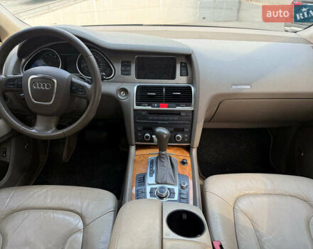 Черный Ауди Ку 7, объемом двигателя 4.2 л и пробегом 260 тыс. км за 10440 $, фото 12 на Automoto.ua