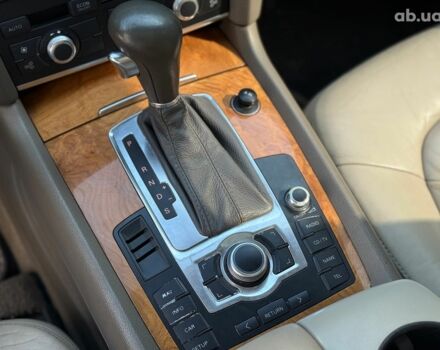 Черный Ауди Ку 7, объемом двигателя 4.2 л и пробегом 260 тыс. км за 10440 $, фото 24 на Automoto.ua