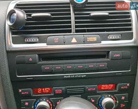 Чорний Ауді Ку 7, об'ємом двигуна 4.2 л та пробігом 220 тис. км за 10000 $, фото 26 на Automoto.ua