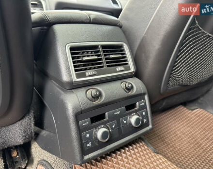 Чорний Ауді Ку 7, об'ємом двигуна 4.2 л та пробігом 335 тис. км за 10599 $, фото 21 на Automoto.ua