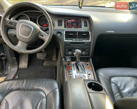 Черный Ауди Ку 7, объемом двигателя 3.6 л и пробегом 234 тыс. км за 9700 $, фото 7 на Automoto.ua