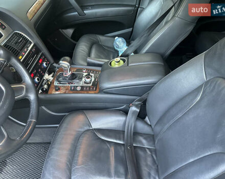 Черный Ауди Ку 7, объемом двигателя 3 л и пробегом 297 тыс. км за 19000 $, фото 24 на Automoto.ua