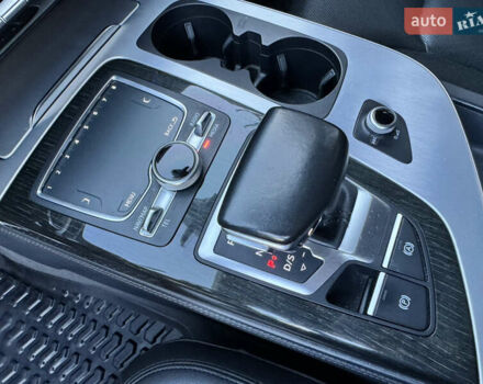 Черный Ауди Ку 7, объемом двигателя 3 л и пробегом 260 тыс. км за 32700 $, фото 69 на Automoto.ua