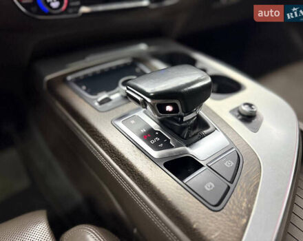 Черный Ауди Ку 7, объемом двигателя 3 л и пробегом 249 тыс. км за 28000 $, фото 16 на Automoto.ua