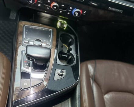 Черный Ауди Ку 7, объемом двигателя 2 л и пробегом 299 тыс. км за 21999 $, фото 22 на Automoto.ua