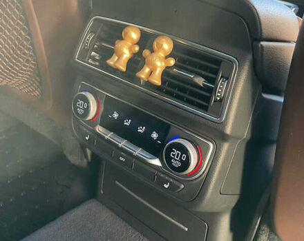 Чорний Ауді Ку 7, об'ємом двигуна 3 л та пробігом 130 тис. км за 25000 $, фото 29 на Automoto.ua