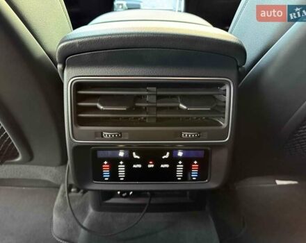 Чорний Ауді Ку 7, об'ємом двигуна 3 л та пробігом 91 тис. км за 49900 $, фото 48 на Automoto.ua