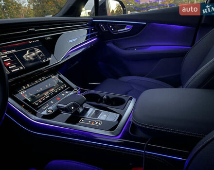 Черный Ауди Ку 7, объемом двигателя 3 л и пробегом 5 тыс. км за 87500 $, фото 62 на Automoto.ua