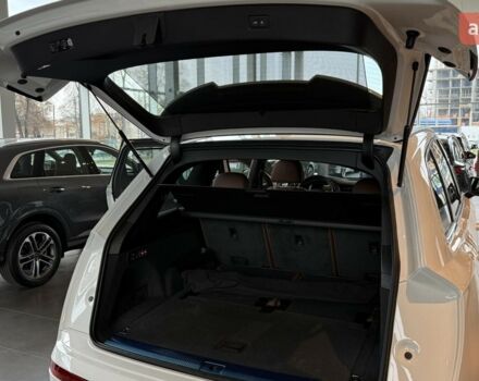 Ауди Ку 7, объемом двигателя 1.98 л и пробегом 0 тыс. км за 76188 $, фото 22 на Automoto.ua