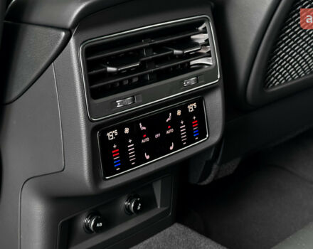 купити нове авто Ауді Ку 7 2025 року від офіційного дилера Порше Захід Ауді фото
