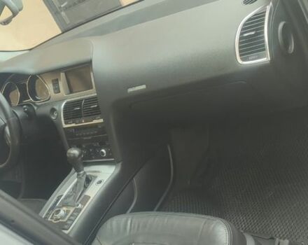 Серый Ауди Ку 7, объемом двигателя 3 л и пробегом 310 тыс. км за 260 $, фото 3 на Automoto.ua