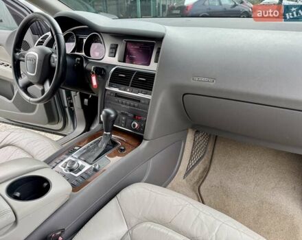 Серый Ауди Ку 7, объемом двигателя 3 л и пробегом 322 тыс. км за 10999 $, фото 35 на Automoto.ua