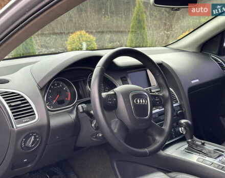 Сірий Ауді Ку 7, об'ємом двигуна 4.2 л та пробігом 360 тис. км за 7499 $, фото 15 на Automoto.ua