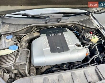 Серый Ауди Ку 7, объемом двигателя 3 л и пробегом 322 тыс. км за 10999 $, фото 5 на Automoto.ua
