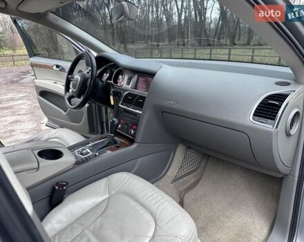 Сірий Ауді Ку 7, об'ємом двигуна 3 л та пробігом 322 тис. км за 10999 $, фото 24 на Automoto.ua