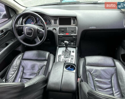 Сірий Ауді Ку 7, об'ємом двигуна 4.2 л та пробігом 360 тис. км за 7499 $, фото 22 на Automoto.ua
