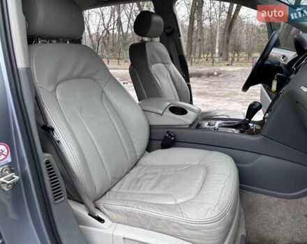 Сірий Ауді Ку 7, об'ємом двигуна 3 л та пробігом 322 тис. км за 10999 $, фото 25 на Automoto.ua