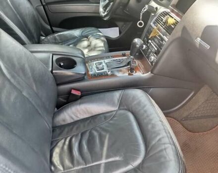 Сірий Ауді Ку 7, об'ємом двигуна 4.2 л та пробігом 220 тис. км за 11500 $, фото 74 на Automoto.ua